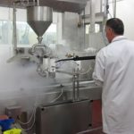 Przemysłowe urządzenia czyszczące dla przemysłu spożywczego – jaki sprzęt wybrać?