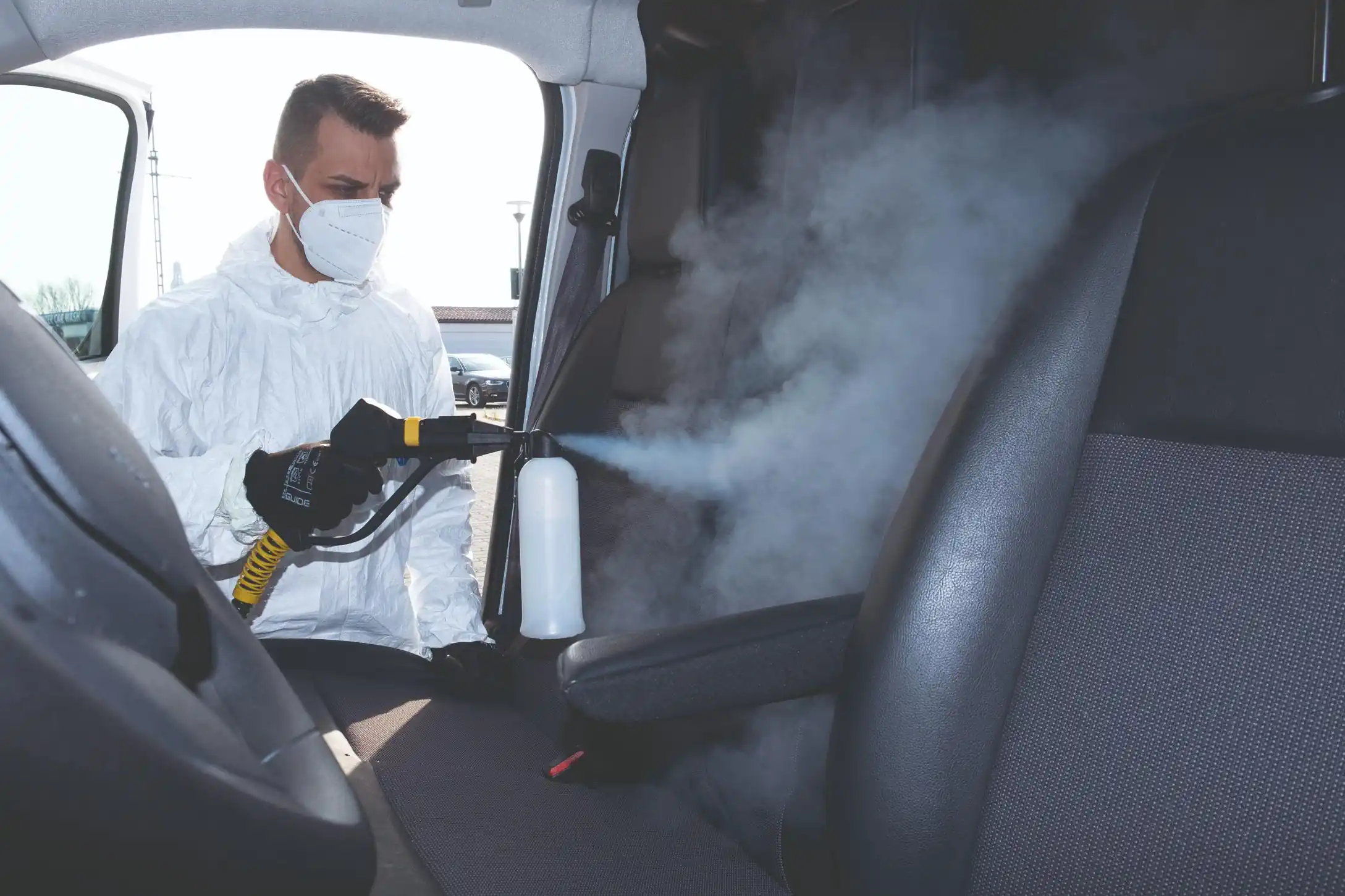 Auto detailing — czyszczenie wnętrza samochodu parą, parownica EVO 304