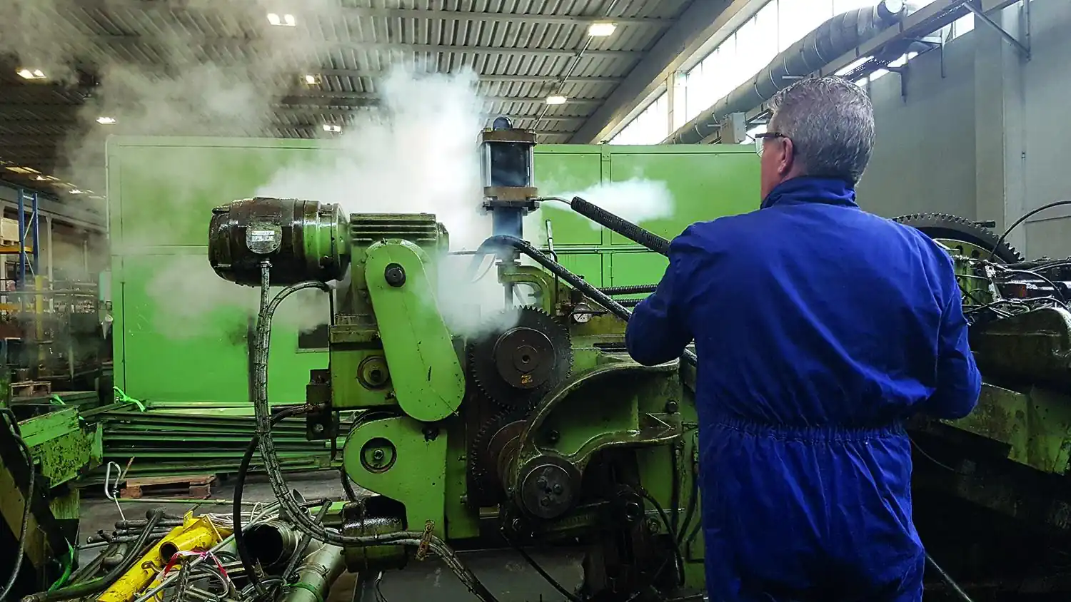 Czyszczenie parą zakładu produkcyjnego i maszyn przemysłowych — EVO 304